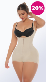 Vista frontal de faja colombiana reductora de cintura color nude